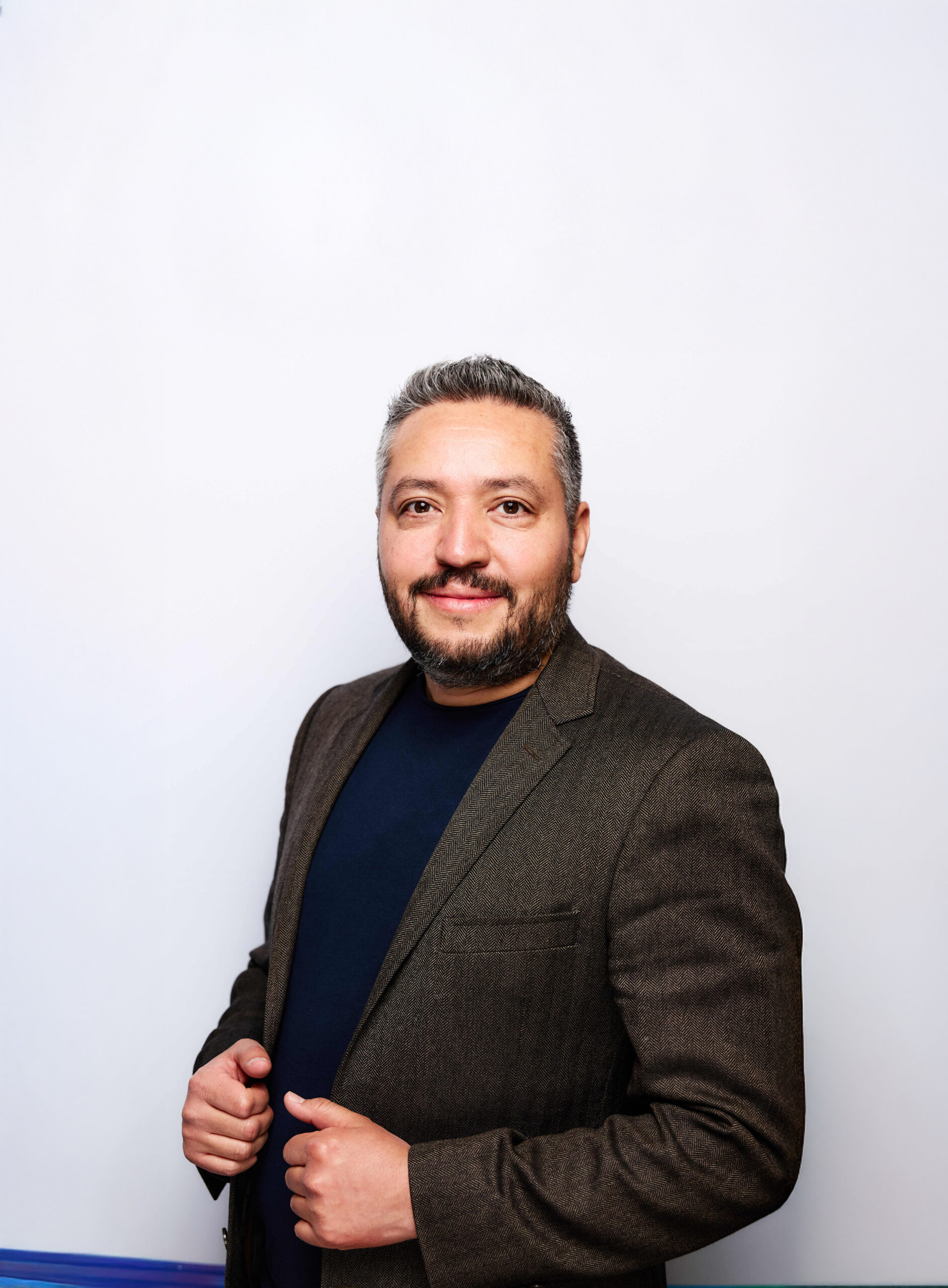 Lidero la visión de M3 enfocada en claridad, acompañamiento y seguridad sin fricción. Mi misión es que las empresas tomen decisiones de seguridad con confianza, sin complicarse